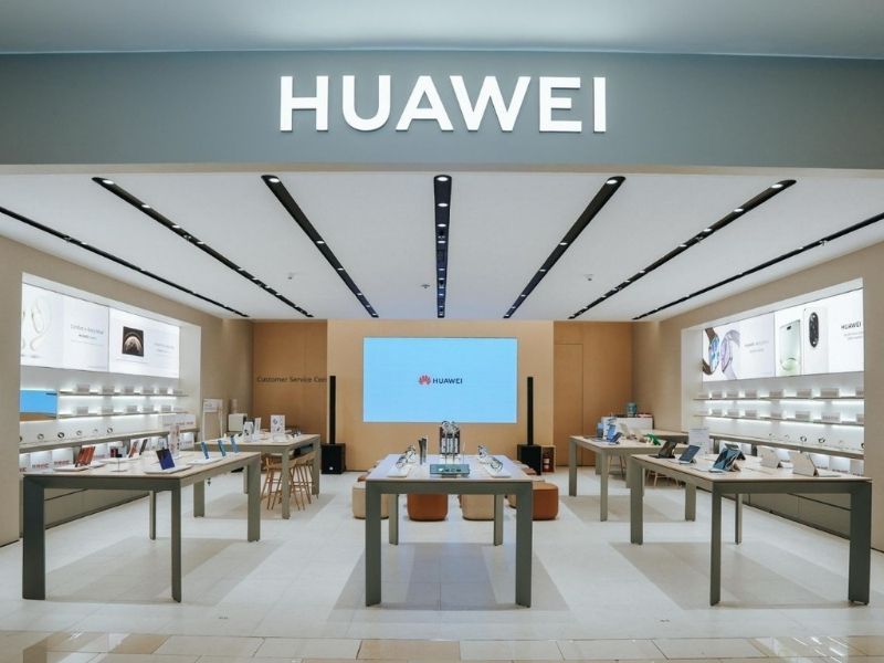 HUAWEI’nin Yeni Mağazasında Büyük Açılışa Özel Sürpriz Hediyeler
