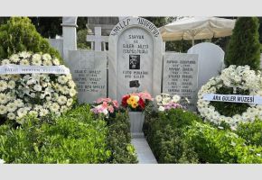 Ara Güler Yedinci Ölüm Yıldönümünde Dualar, Şarkılar ve Söyleşilerle Anıldı