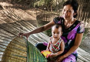 Yoksul Ama Mutlu Olmasını Bilen Güler Yüzlü İnsanların Ülkesi
