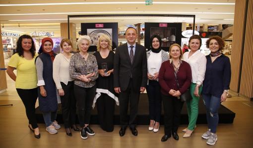 Kadın Gözüyle Hayattan Kareler Fotoğraf Sergisi İstanbul Tepe Nautilus Alışveriş Merkezi’nde Fotoğrafseverlerle Buluşuyor.