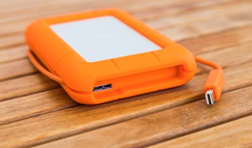 Fotoğrafçılar için Sağlam Harici Disk Önerisi Lacie Rugged USB 3.0 .